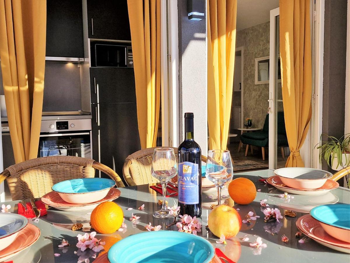 Holiday House Boost With Heated Pool Klis Exterior foto